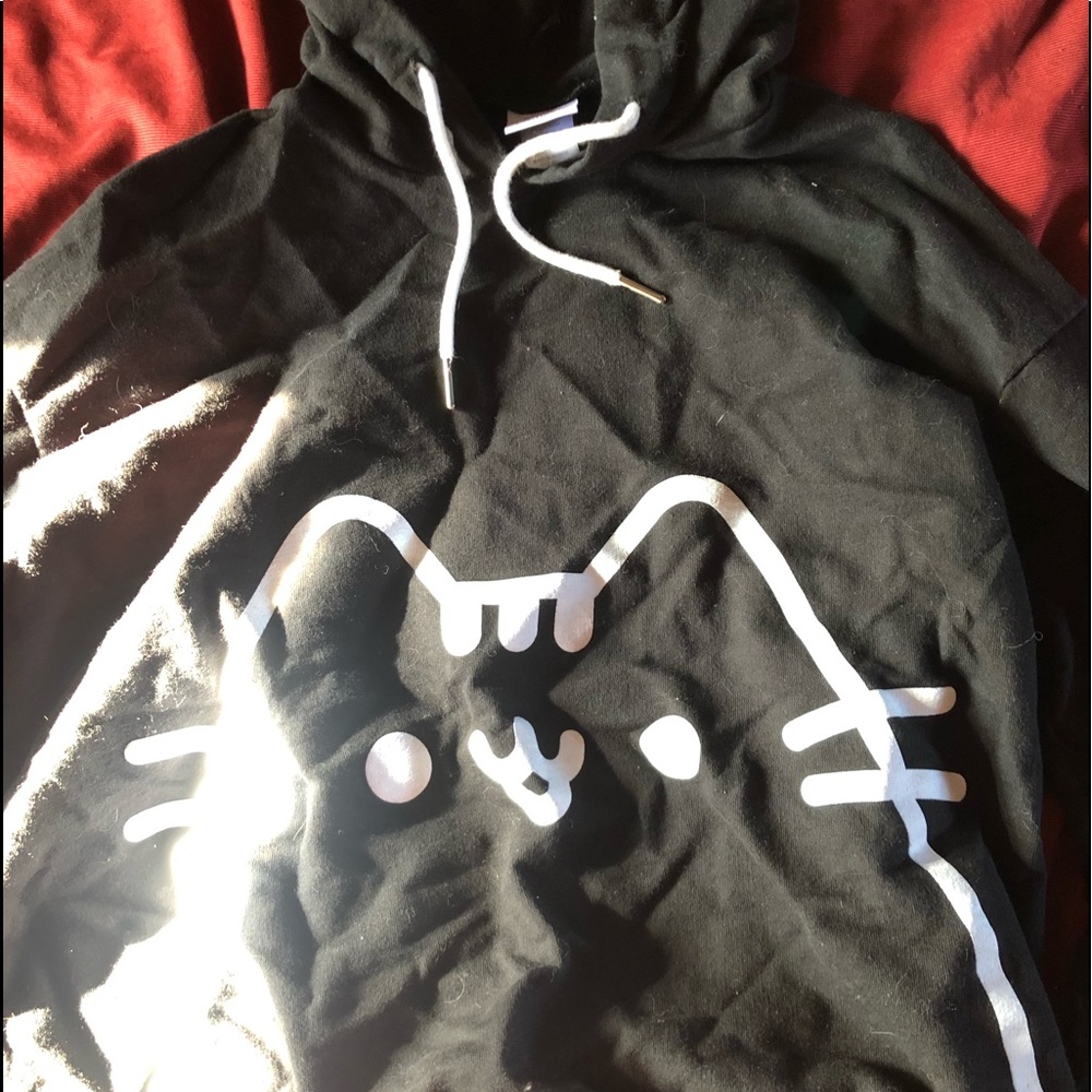 Pusheen black cropped hoodie